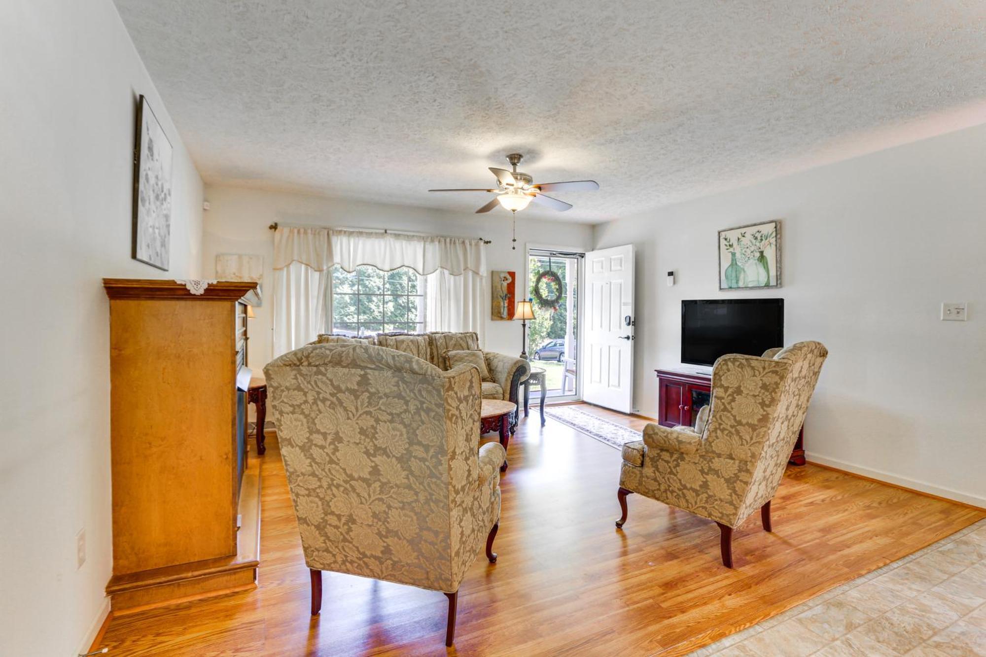 Chatham Getaway With Fireplace, Deck And Gas Grill! Exterior foto